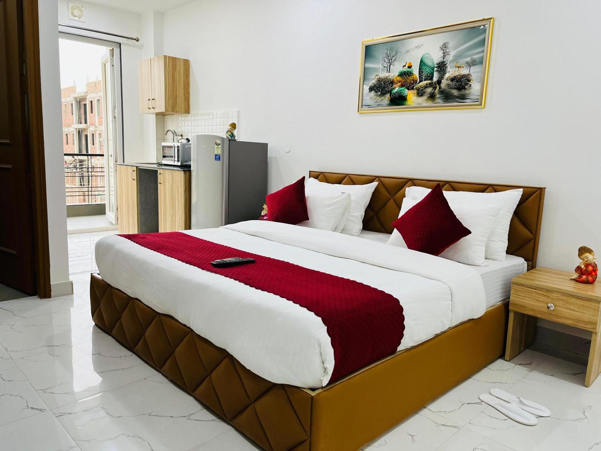 The Lodgers Studio Apartment Infront Of Artemis Hospital Gurugram Gurgaon Exterior photo