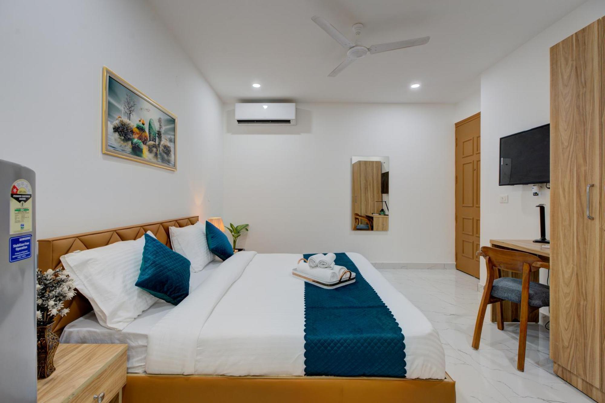 The Lodgers Studio Apartment Infront Of Artemis Hospital Gurugram Gurgaon Exterior photo